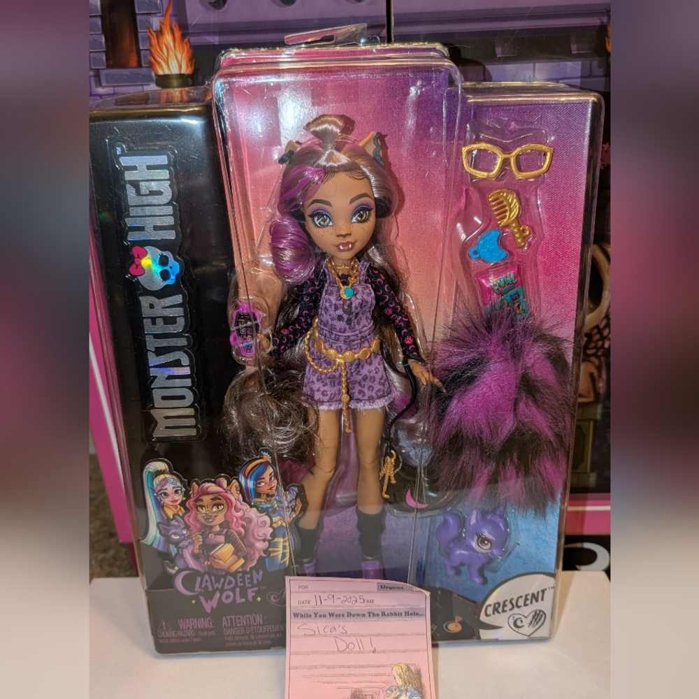 Monster High Clawdeen Wolf Doll w/Pet Crescent New 2022 MOON shirt Variant